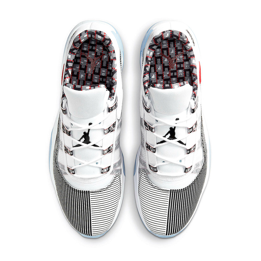 Air Jordan 11 CMFT Low Q54