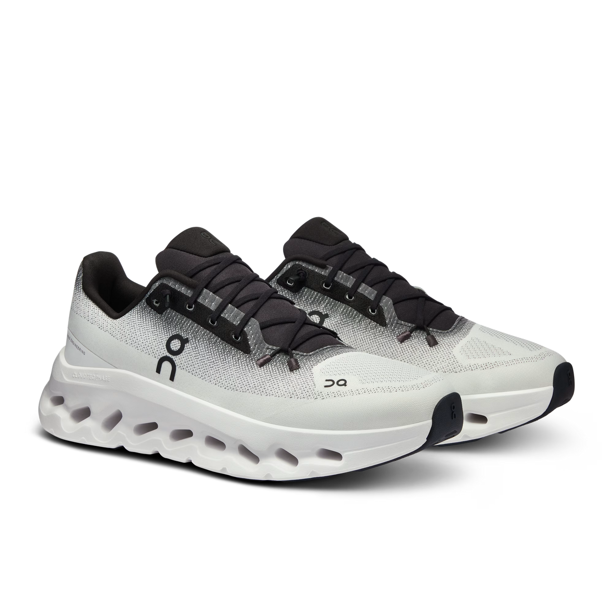 Men / Black | Ivory
