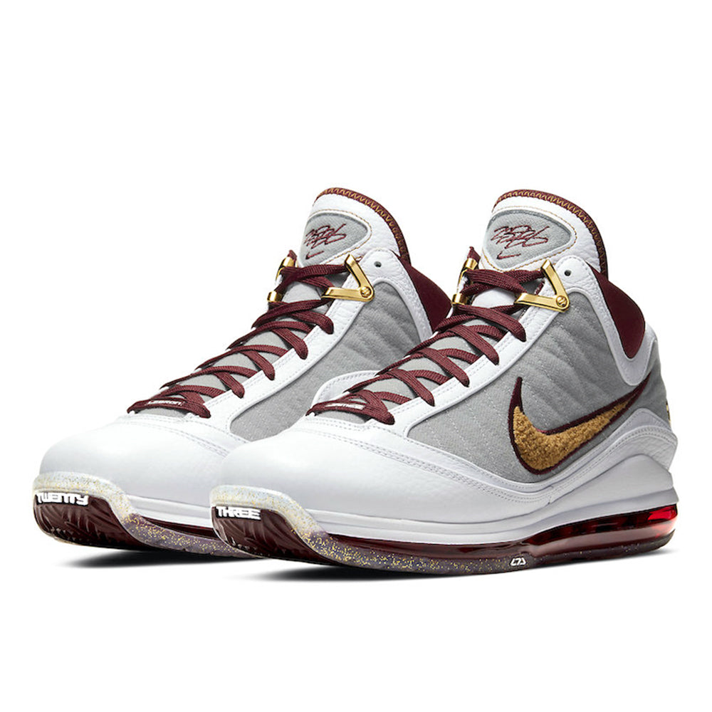 Nike Lebron VII QS Sneaker