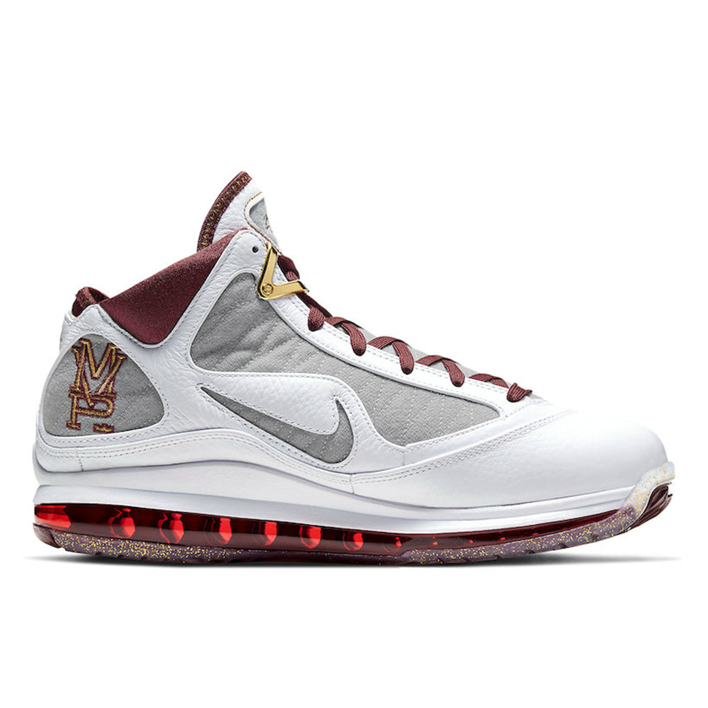 Nike Lebron VII QS Sneaker