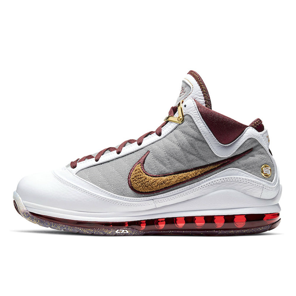 Nike Lebron VII QS Sneaker