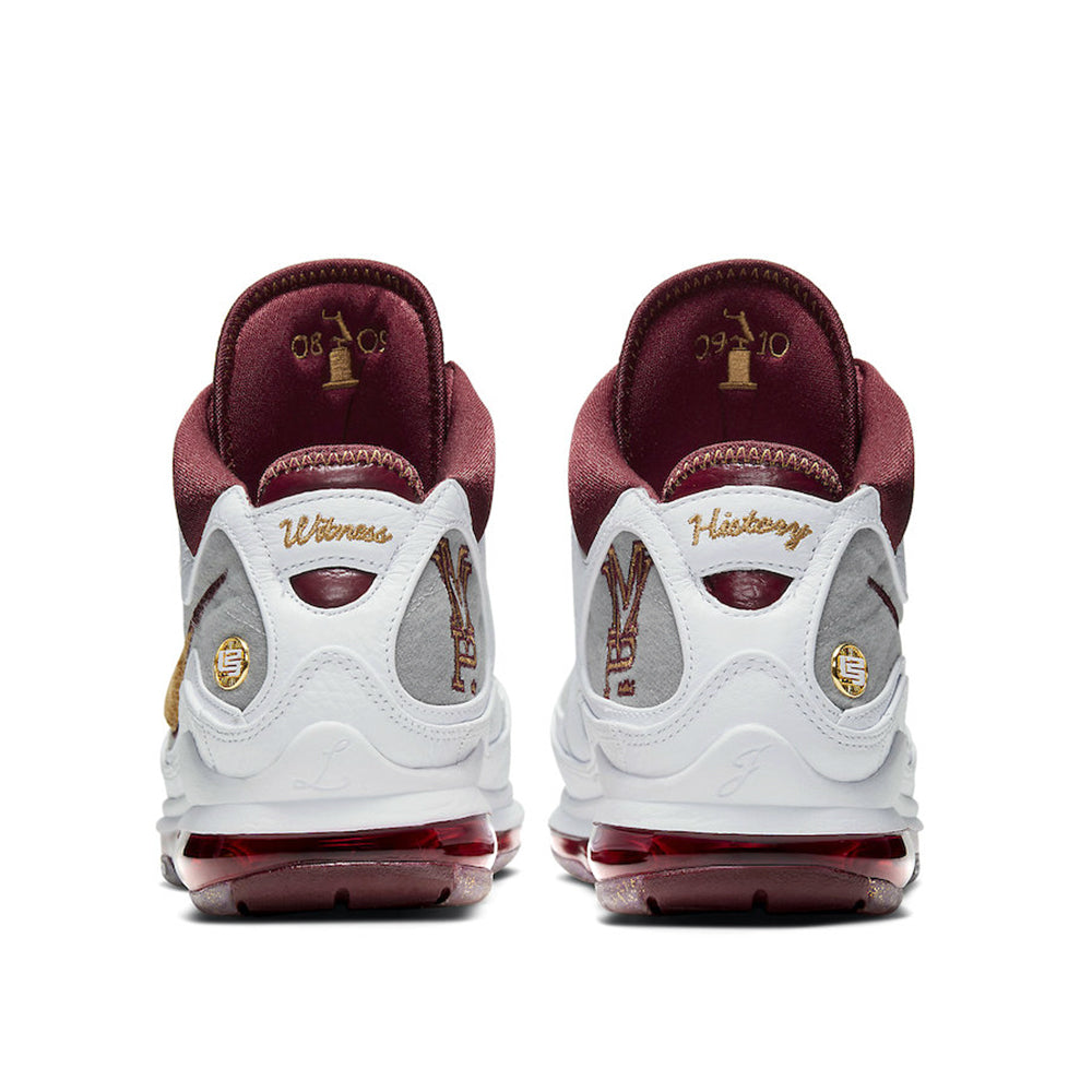 Nike Lebron VII QS Sneaker