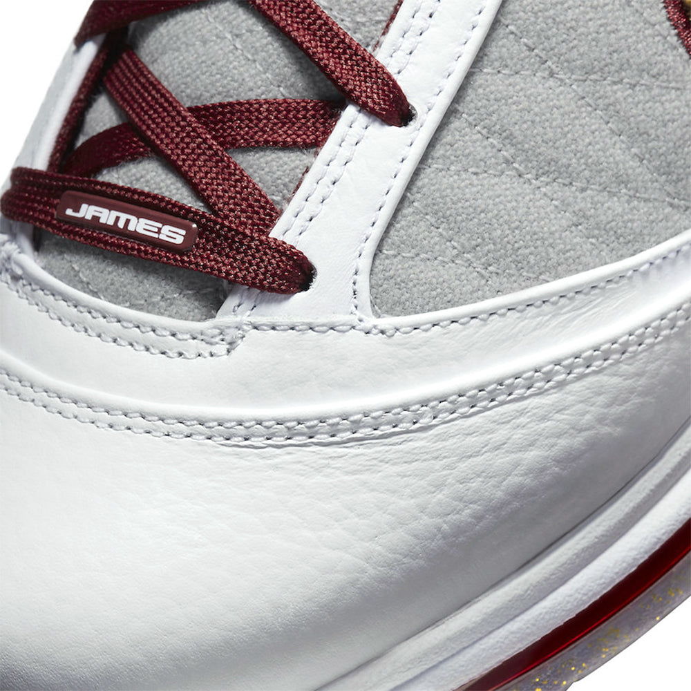 Nike Lebron VII QS Sneaker