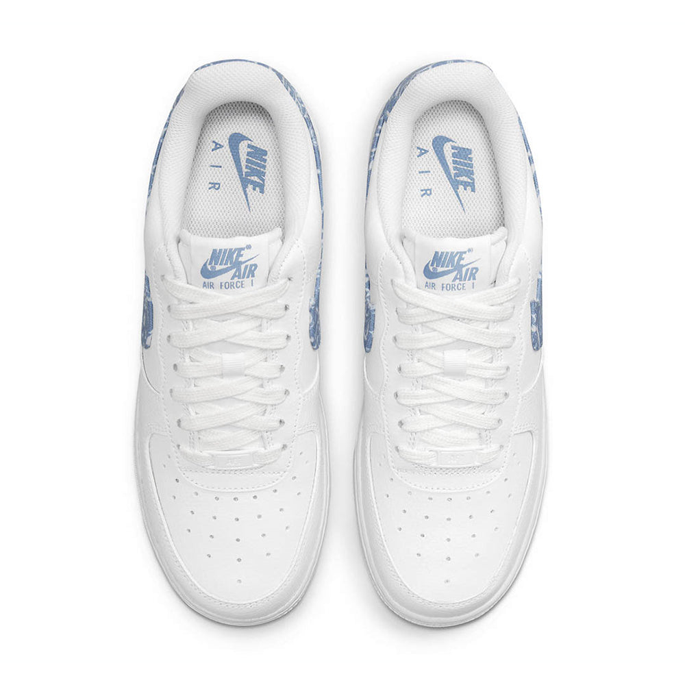 W Air Force 1 07 ESS Sneaker