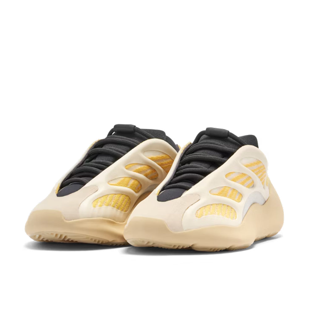 YEEZY 700 Safflower