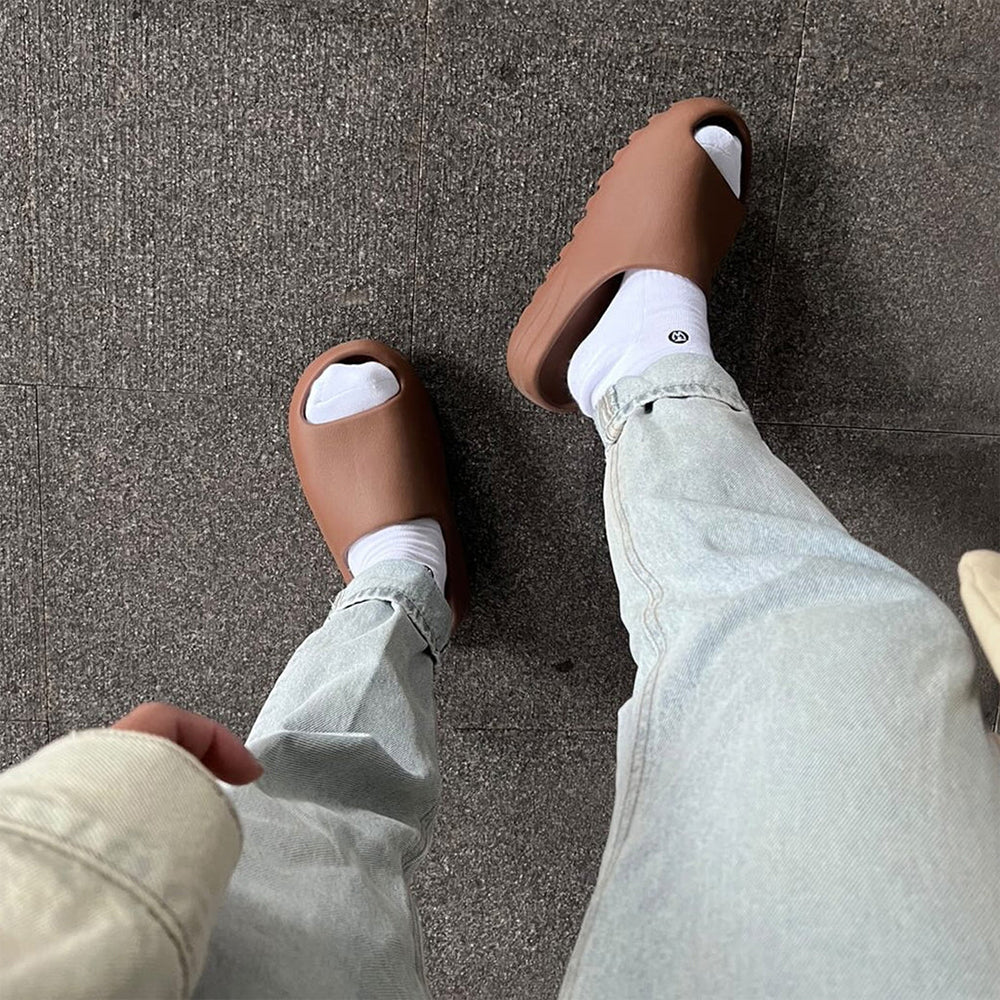 YEEZY SLIDE